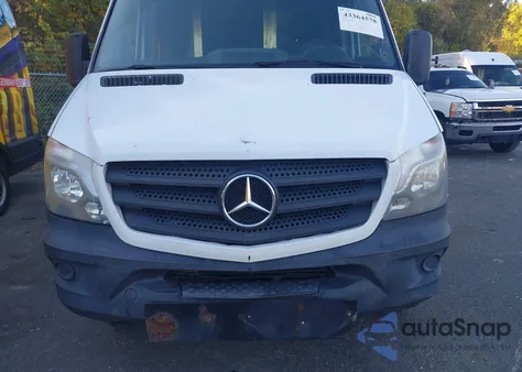 2014 Mercedes-Benz Sprinter 2500 High Roof из США, поврежденный, VIN WD3PE8DE6E5897902